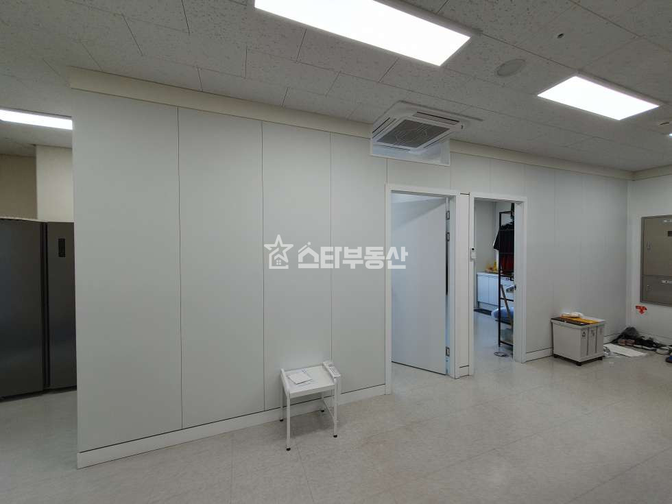 경기 광명시 일직동 광명 GIDC 사무실 실입주 매매, 실21평, 룸2 탕비실, 풀인테리어, 최상급전망, 실입주 코너호실 매매 매물번호 10343 사진 1