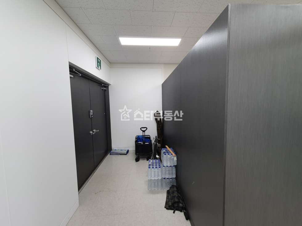 경기 광명시 일직동 광명 GIDC 사무실 실입주 매매, 실21평, 룸2 탕비실, 풀인테리어, 최상급전망, 실입주 코너호실 매매 매물번호 10343 사진 5