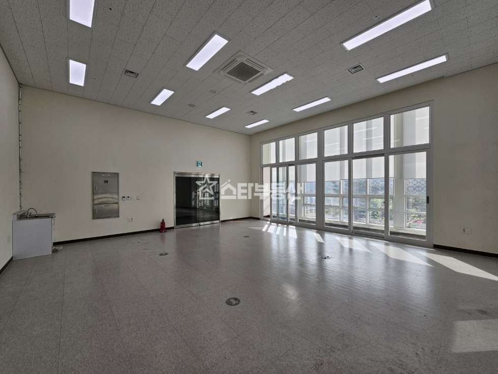 경기 광명시 일직동 광명역 드라이브인 임대, 실19평, 드라이브인사무실, 발코니有, 싱크대 강화도어, 기본인테리어 월세 매물번호 10372 사진 1