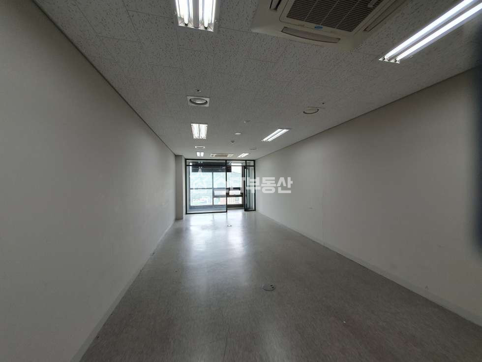 경기 광명시 일직동 광명역자이타워 사무실임대, 실12.7평, 발코니 有, 싱크대설치 월세 매물번호 10382 사진 1