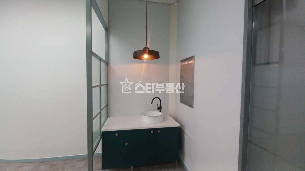 경기 광명시 소하동 광명G타워동 광명G타워, 급급매, 실20평, 룸1 탕비실, 풀인테리어, 실입주매물 매매 매물번호 10406 사진 1