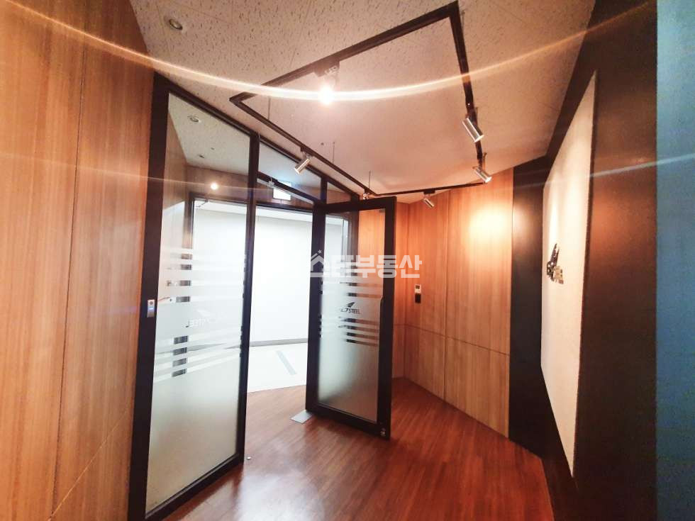경기 광명시 소하동 E동 광명SK테크노파크 사무실 매매, 실40평, 룸4개 풀인테리어, 관리비 저렴한 건물 매매 매물번호 10416 사진 2