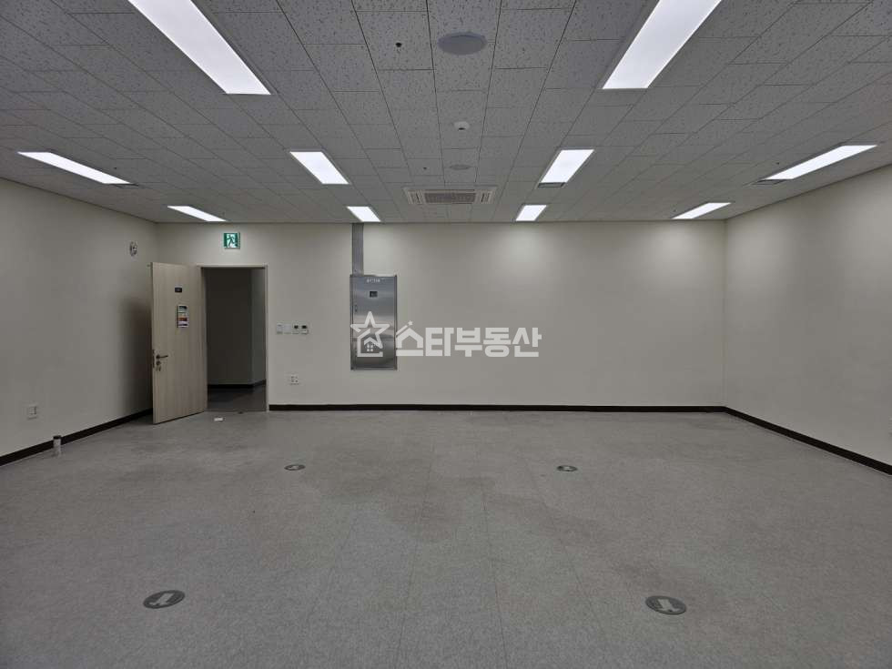 경기 광명시 일직동 광명역사무실 임대, 실71평, 업종제한없는 업무시설, 보험 화물운수 도소매등 추천 월세 매물번호 10421 사진 2