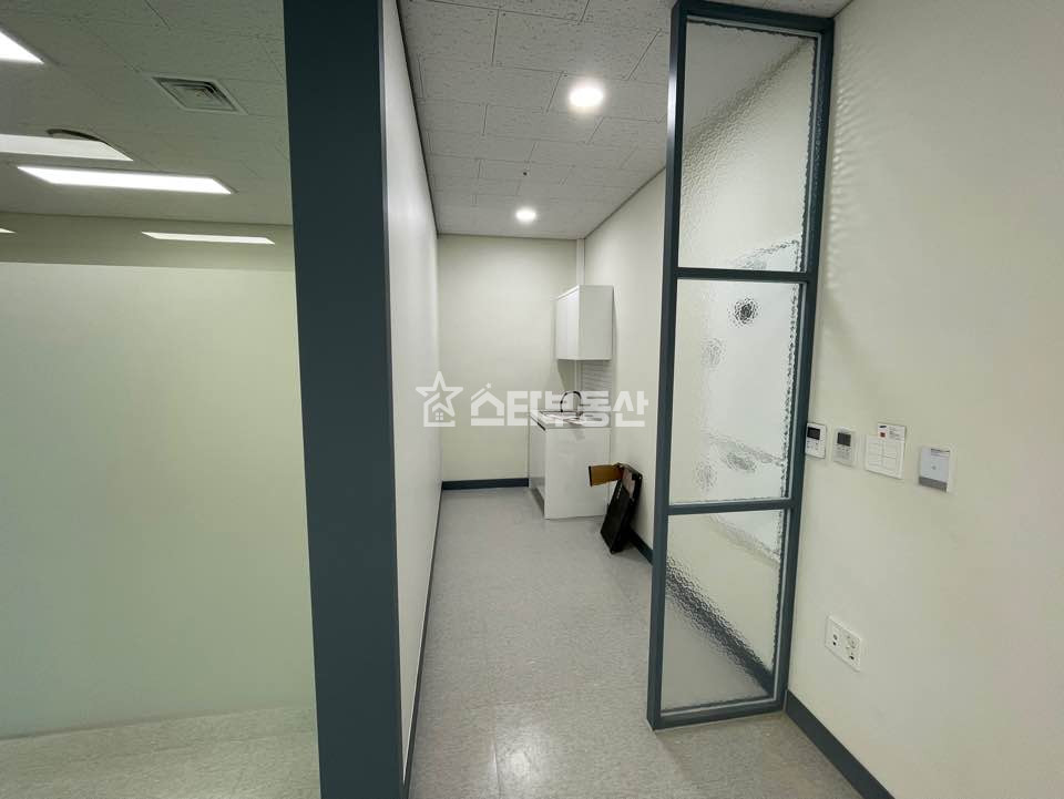 경기 광명시 일직동 광명GIDC 사무실 매매, 실23평, 룸2개 탕비실, 풀인테리어, 입주협의 매매 매물번호 10235 사진 1