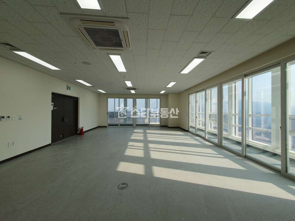 경기 광명시 일직동 GIDC, 사무실매매, 실21평, 발코니 有, 영구조망, 즉시입주, 파노라마뷰 매매 매물번호 10469 사진 3
