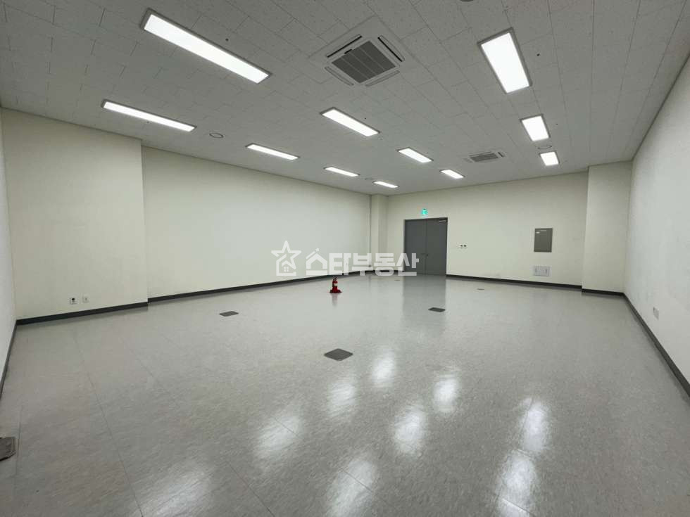 경기 광명시 일직동 엠클러스터 지하창고, 실29평, 드라이브인, 냉난방가능, 출입문2 월세 매물번호 10464 사진 2