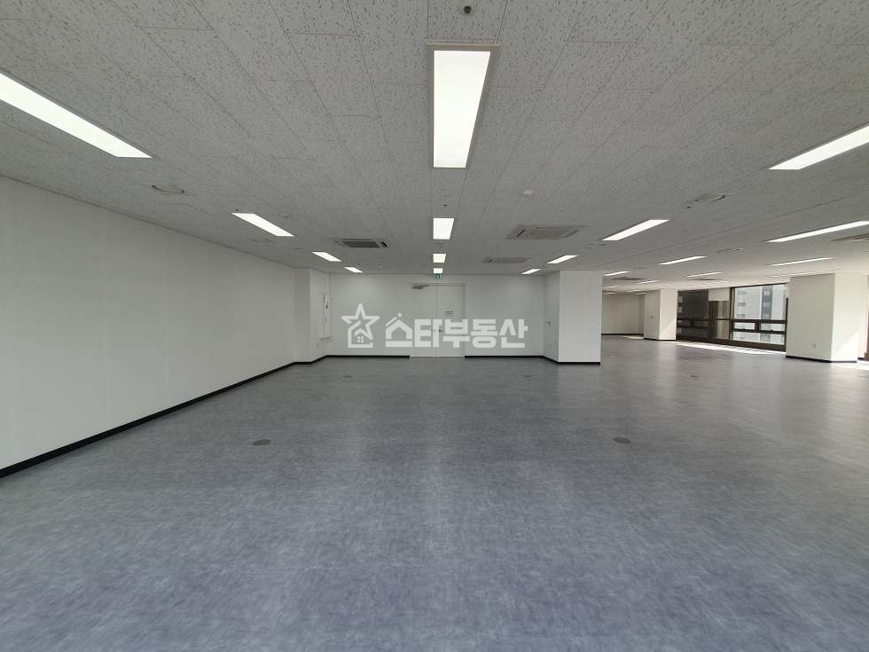 경기 광명시 일직동 광명역자이타워 사무실임대, 실95평, 발코니확장완료, 파노라마전망, 즉시입주 월세 매물번호 10483 사진 3