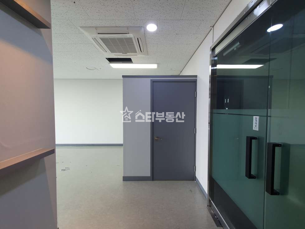 경기 광명시 일직동 광명역자이타워, 실면적28평, 중형사무실, 룸2+탕비실, 완벽한 풀인테리어, 깔끔한 사무실 월세 매물번호 10488 사진 7