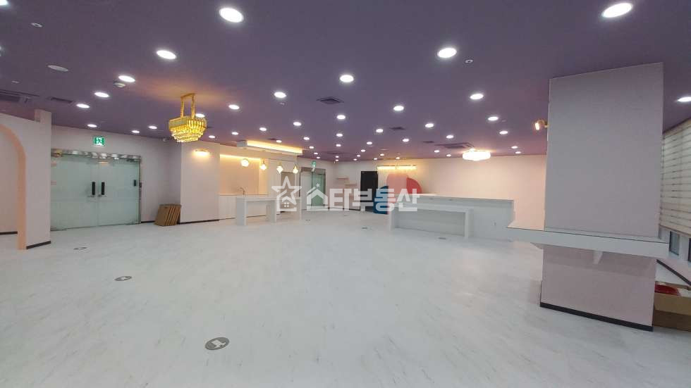 경기 광명시 일직동 GIDC 사무실, 실123평, 화장품 및 뷰티업종추천, 발코니면적 별도, 룸2개+교육장등, 럭셔리한 풀인테리어, 파노라마전망 월세 매물번호 10487 사진 1
