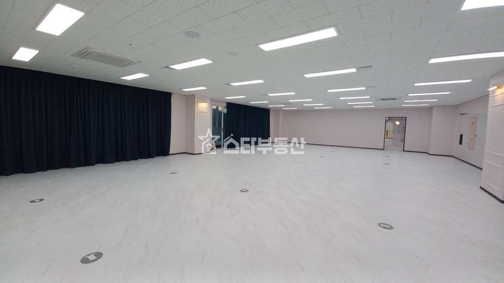 경기 광명시 일직동 GIDC 사무실, 실123평, 화장품 및 뷰티업종추천, 발코니면적 별도, 룸2개+교육장등, 럭셔리한 풀인테리어, 파노라마전망 월세 매물번호 10487 사진 3