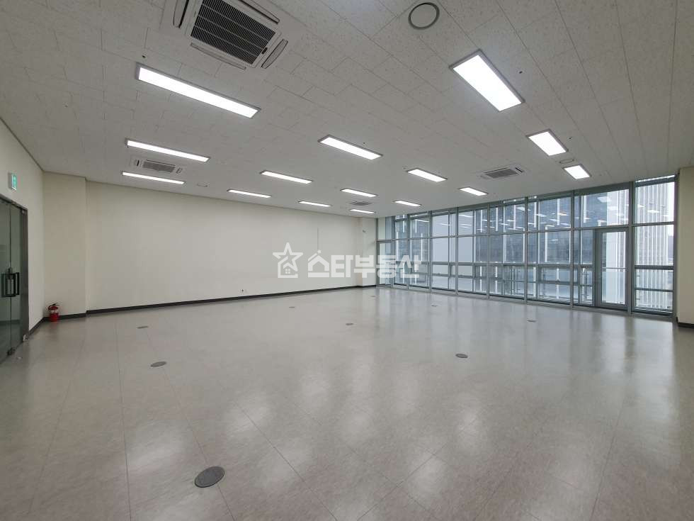 경기 광명시 일직동 엠클러스터 드라이브인 임대, 실37평, 높은층고, 천정형냉난방, 즉시입주 월세 매물번호 10497 사진 1