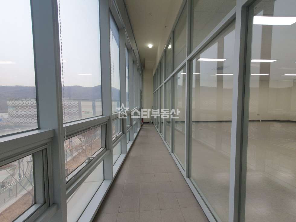 경기 광명시 일직동 엠클러스터 드라이브인 임대, 실37평, 높은층고, 천정형냉난방, 즉시입주 월세 매물번호 10497 사진 4