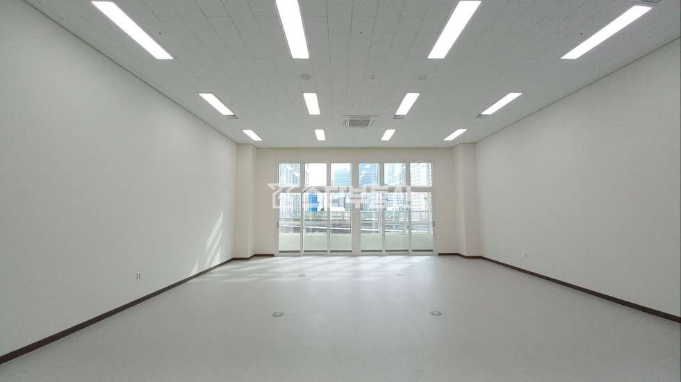 경기 광명시 일직동 광명역 GIDC 드라이브인 , 실29평, 드라이브인사무실, 발코니有, 하역작업최상, 층고4M, 높은 하중 매매 매물번호 10280 사진 2