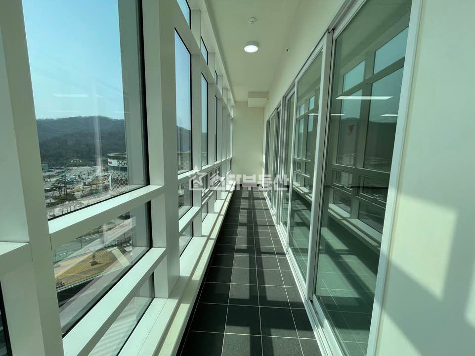 경기 광명시 일직동 광명GIDC 급급매, 실29평, 발코니有, 트인전망, 넓은 업무공간 매매 매물번호 10405 사진 2