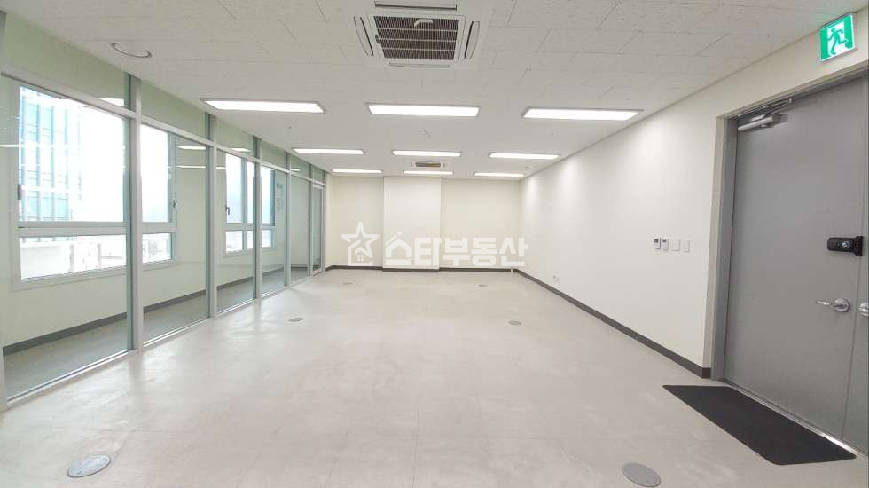 경기 광명시 일직동 광명역엠클러스터 사무실임대, 실18평, 발코니有, 가성비갑, 실입주가능 매매 매물번호 10206 사진 1