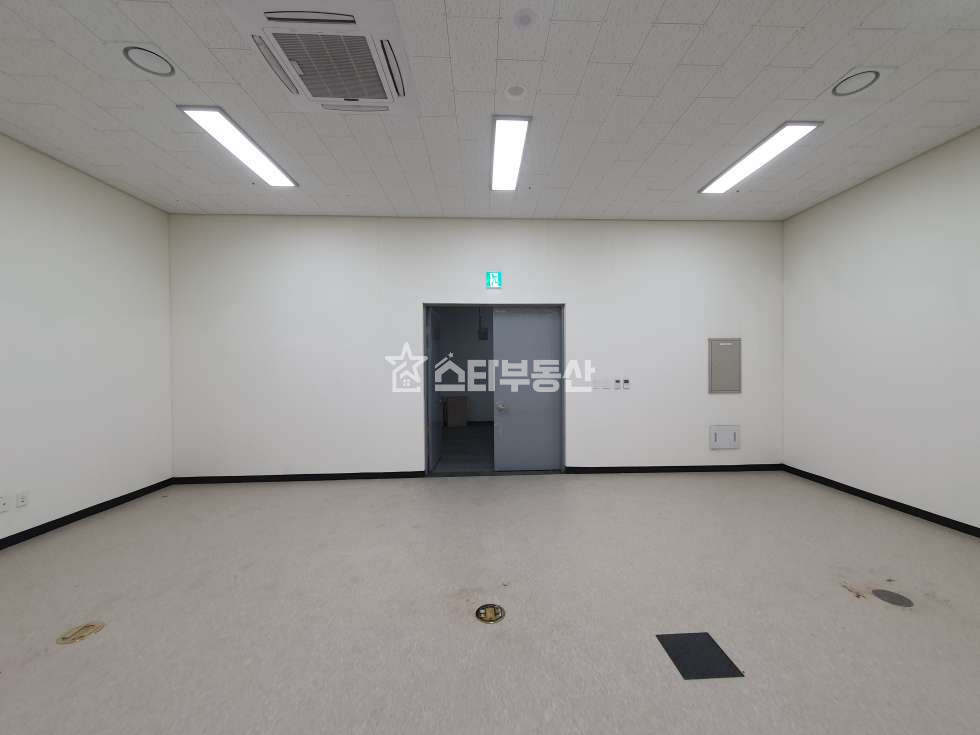 경기 광명시 일직동 실16평, 엠클러스터 지하2층 창고, 드라이브인, 하역작업 최상, 도어투도어 월세 매물번호 10532 사진 2