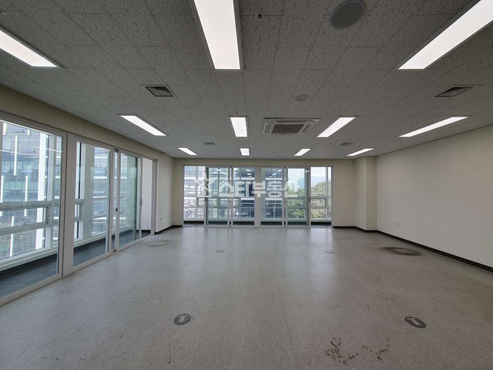 경기 광명시 일직동 광명역 GIDC 사무실 , 실19평, 발코니면적별도, 룸없이 사용 월세 매물번호 10535 사진 1