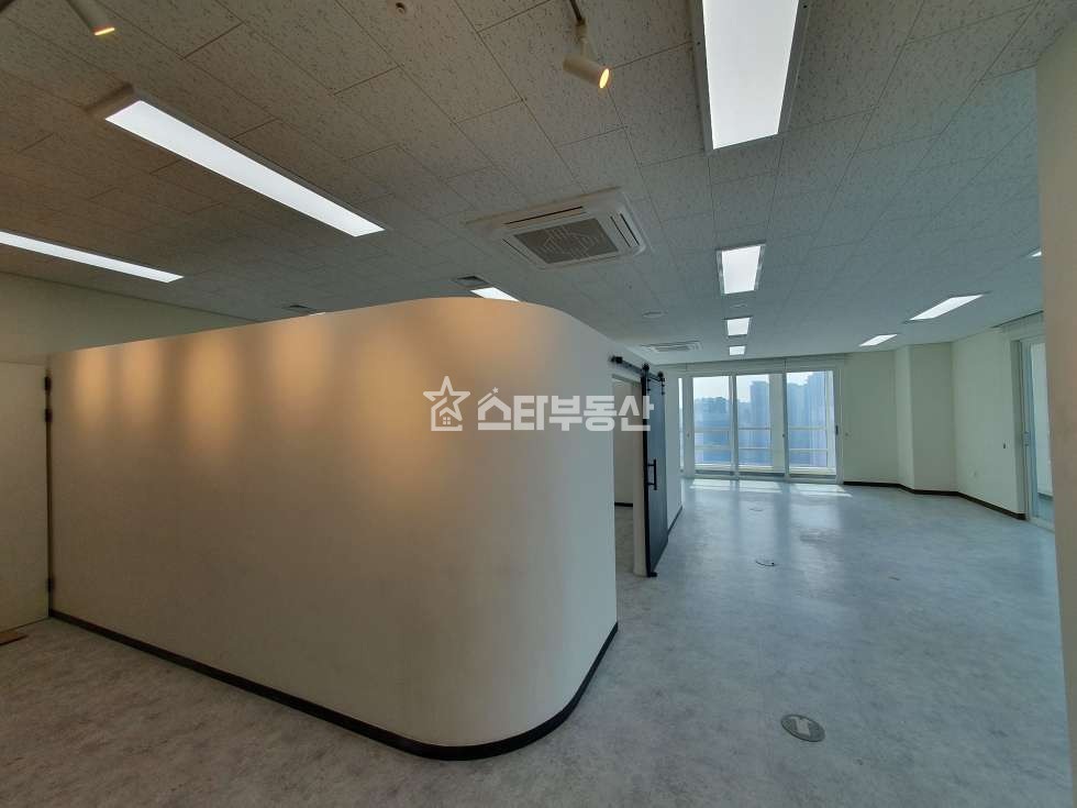 경기 광명시 일직동 광명역 GIDC 실30평, 발코니有, 공장등록가능, 기본인테리어, 코너호실 월세 매물번호 10314 사진 1