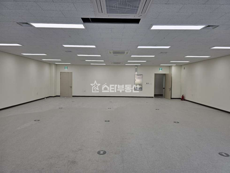 경기 광명시 일직동 광명역사무실 임대, 실44평, 업종제한없는 업무시설, 보험 화물운수 도소매등 추천 월세 매물번호 10420 사진 4