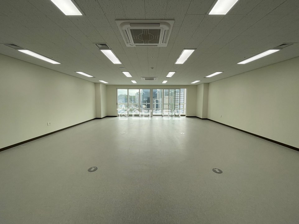 경기 광명시 일직동 광명역GIDC, 실29평, 발코니有, 창고 및 사무실, 최저가임대료, 즉시입주 월세 매물번호 10555 사진 2