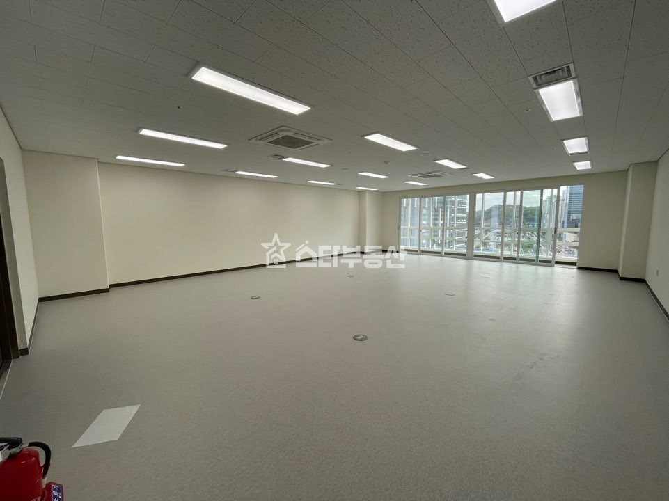 경기 광명시 일직동 광명역GIDC 급매, 실32평, 실입주가능, 인테리어 없는 사무실 매매 매물번호 10556 사진 1
