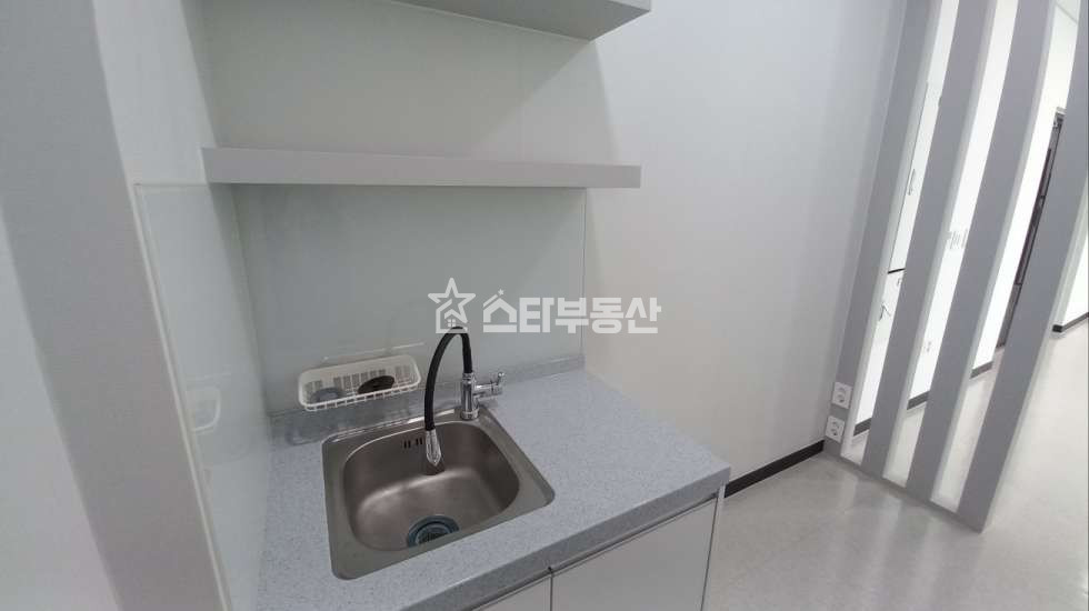 경기 광명시 일직동 광명GIDC, 전용23평, 룸2개+탕비실, 최상급, 풀인테리어, 즉시입주 월세 매물번호 10568 사진 4