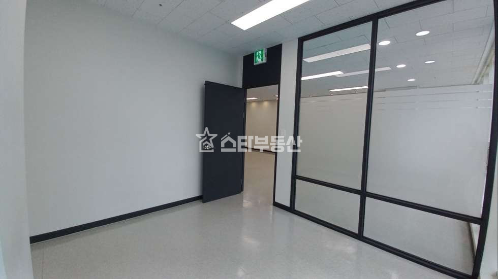 경기 광명시 일직동 광명GIDC, 전용23평, 룸2개+탕비실, 최상급, 풀인테리어, 즉시입주 월세 매물번호 10568 사진 6