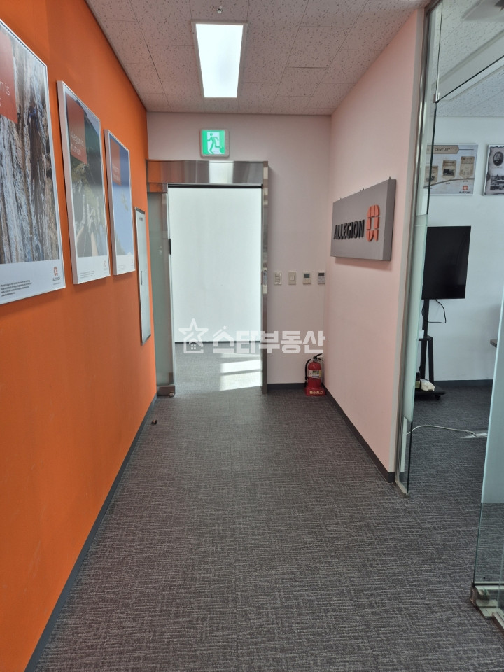 경기 광명시 일직동 T타워동 광명T타워, 전용33평, 광명역초역세권, 룸3개, 풀인테리어, 컨디션최상, 코너호실 월세 매물번호 10569 사진 9