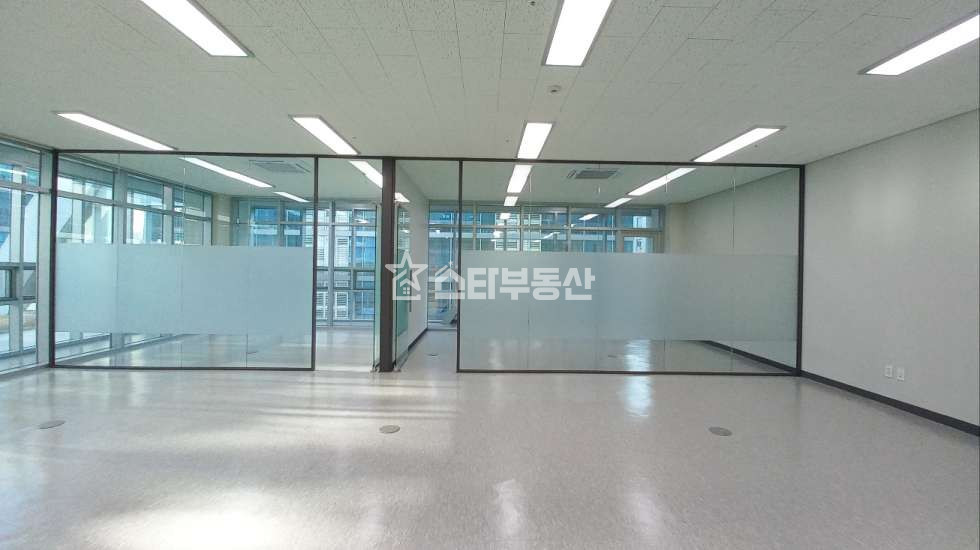 경기 광명시 소하동 광명G타워동 G타워 사무실 매매, 실36평, 룸2개+탕비실, 발코니有, 테라스있는 귀한 호실 매매 매물번호 10501 사진 3
