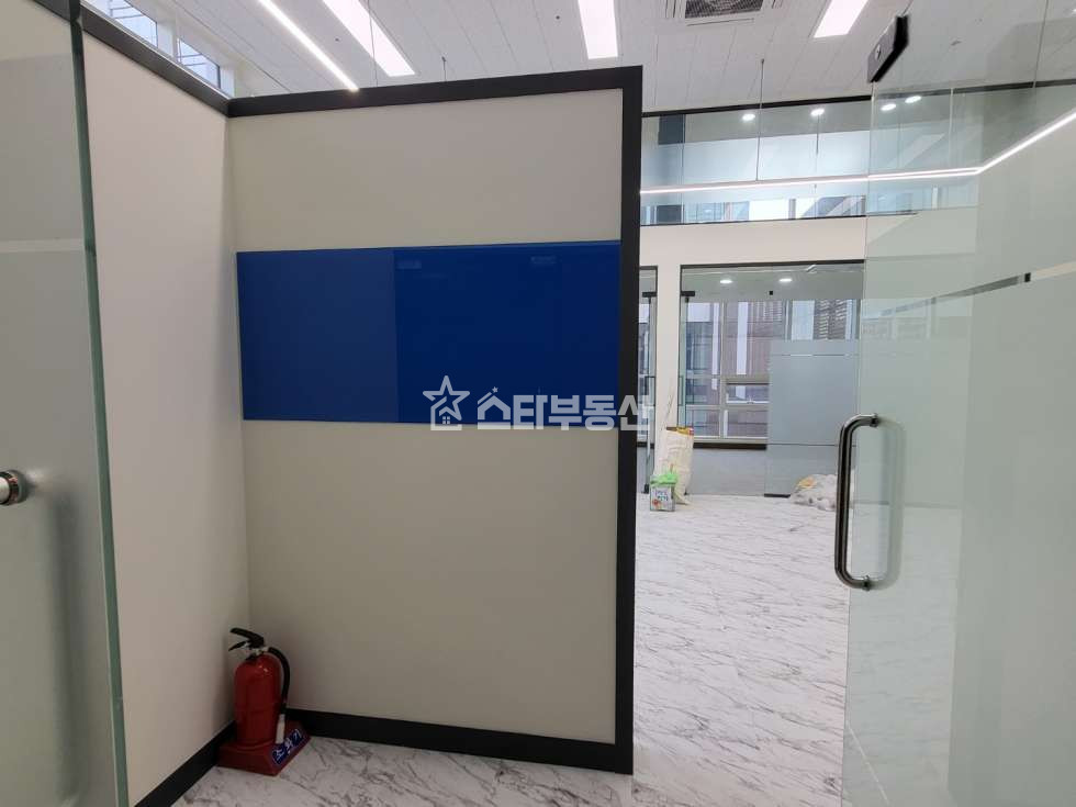 경기 광명시 일직동 GIDC 드라이브인, 복층포함35평, 룸2개 탕비실, 풀인테리어 월세 매물번호 10159 사진 2