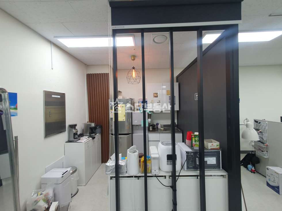 경기 광명시 일직동 광명역엠클러스터, 실29평, 룸2개 탕비실, 풀인테리어 사무실임대 월세 매물번호 10525 사진 4