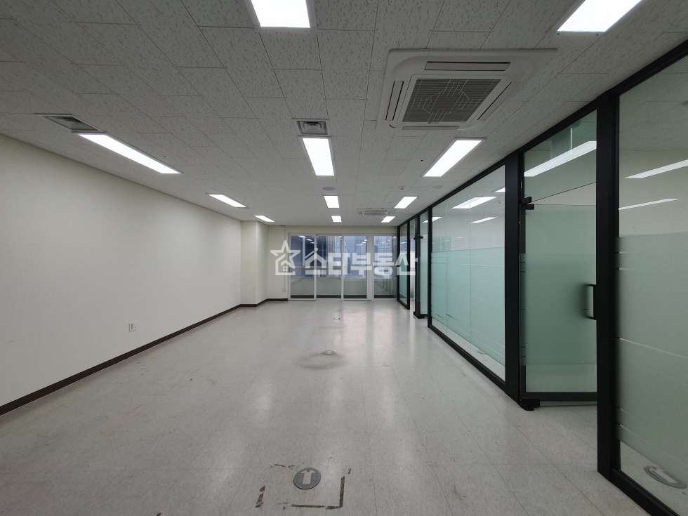 경기 광명시 일직동 광명GIDC, GIDC매매, 실29평, 룸2개 탕비실, 풀인테리어, 법인 실입주 추천 매매 매물번호 10192 사진 3