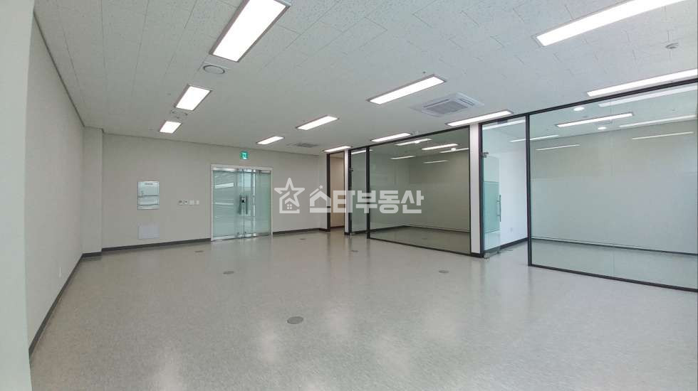 경기 광명시 소하동 광명G타워동 광명G타워 중형사무실, 전용30평, 룸2개+탕비실, 풀인테리어, 즉시입주가능 월세 매물번호 10588 사진 6