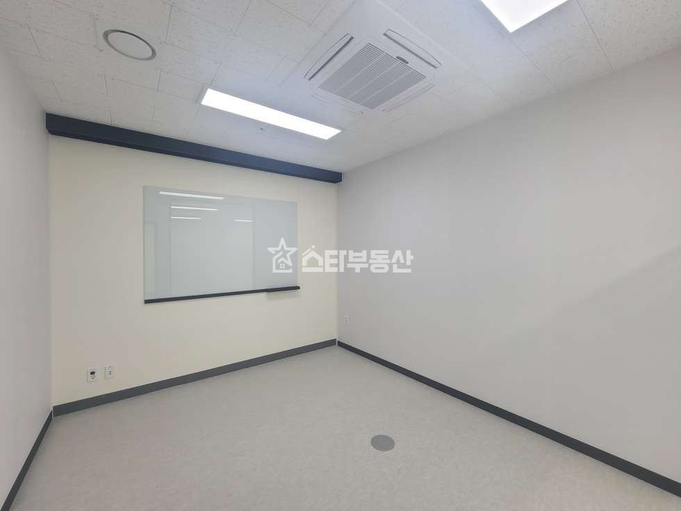 경기 광명시 일직동 급매, 광명M클러스터 매매, 전용25평, 룸2개 탕비실, 최상급인테리어, 귀한 실입주매물 매매 매물번호 10100 사진 4