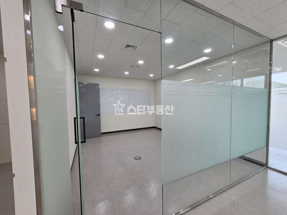 경기 광명시 일직동 광명GIDC 매매, 실70평, 룸3개 탕비실, 풀인테리어, 인기호실 매매 매물번호 10067 사진 6