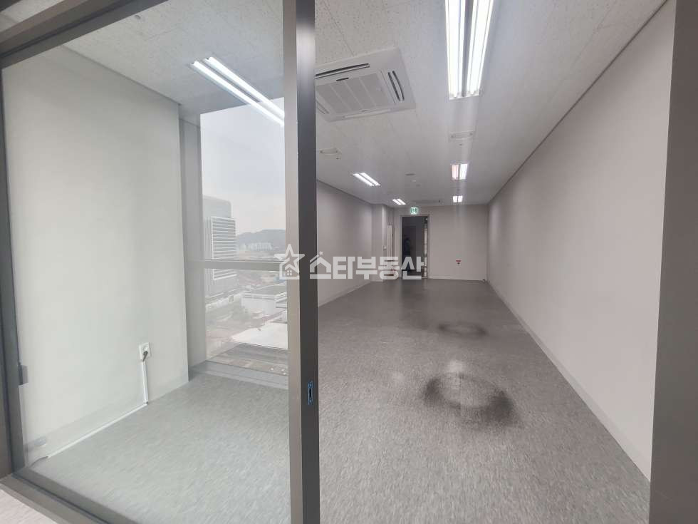 경기 광명시 일직동 광명역자이타워 사무실임대, 실12.7평, 광명역초역세권, 소형사무실, 월세 매물번호 10229 사진 3