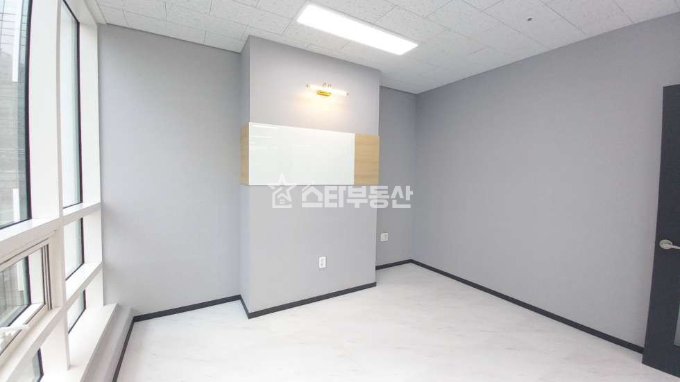 경기 광명시 일직동 GIDC 사무실 매매, 실27평, 룸2개 탕비실, 풀인테리어, 투자용 추천 매매 매물번호 10058 사진 6