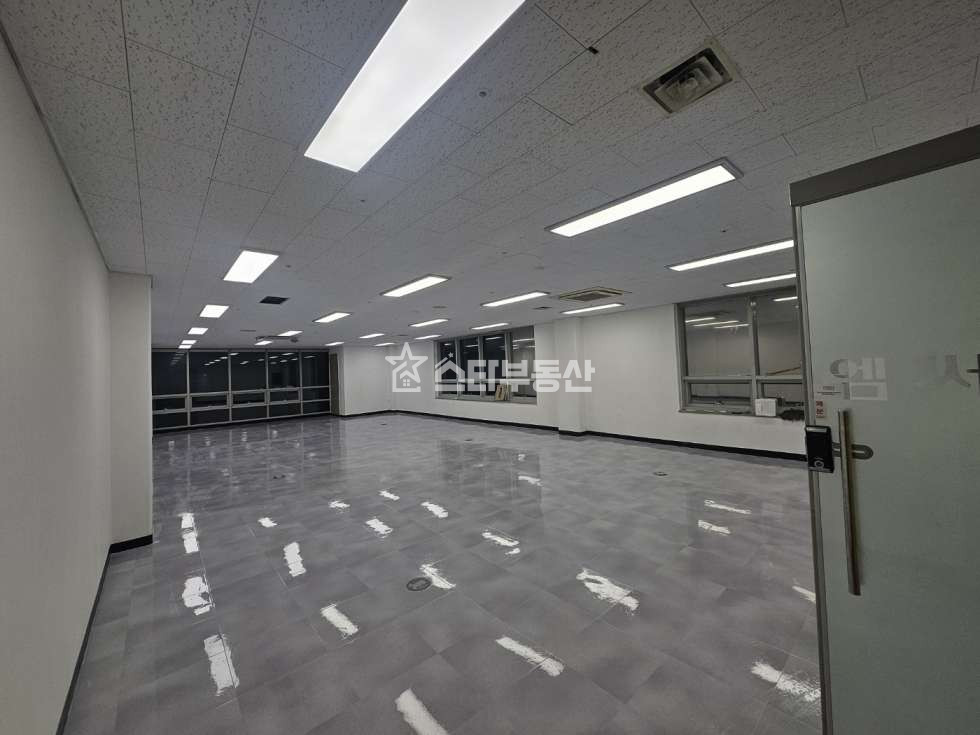 경기 광명시 소하동 C동 광명SK테크노파크 사무실 매매, 실39평, 바닥공사완료, 넓은업무공간, 실입주가능 매매 매물번호 10241 사진 1