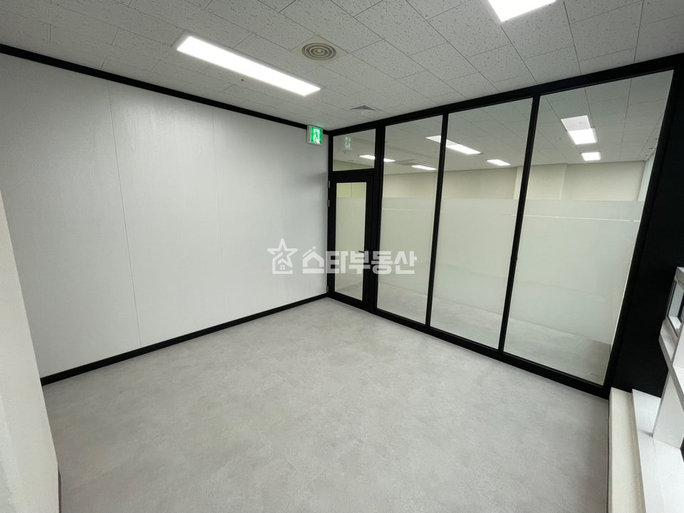 경기 광명시 일직동 광명GIDC 지산 매매, 실23평, 룸2개 탕비실, 풀인테리어, 인기많은전망 매매 매물번호 10284 사진 3